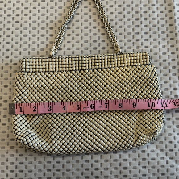 Vintage ivory metal mesh handbag - Picture 5 of 8